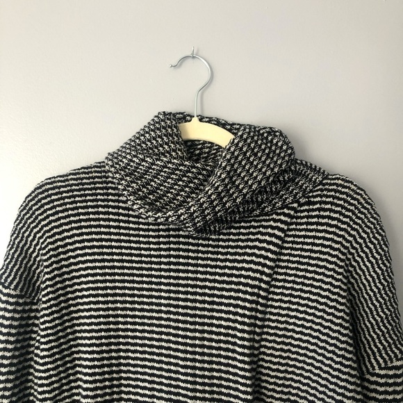 Cabi Fergie Turtleneck Striped Split Front Sweater Size Small Cozy Pullover - Picture 7 of 11